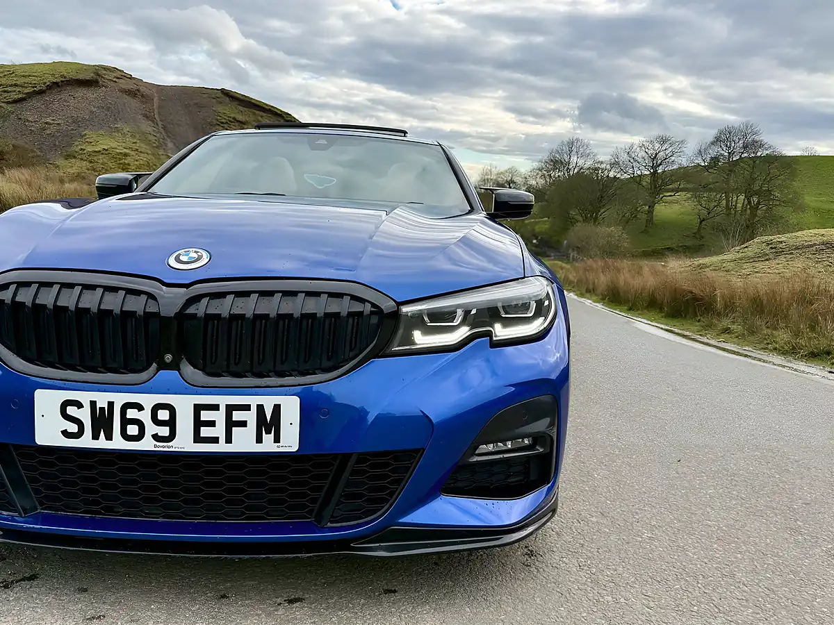 Used 2019 BMW 330d M Sport Blue - Interior and Exterior details 13