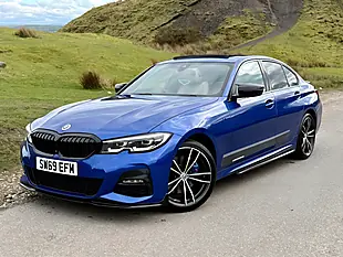 Used 2019 BMW 330d M Sport Blue - Interior and Exterior details 14