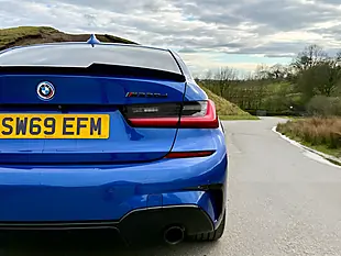 Used 2019 BMW 330d M Sport Blue - Interior and Exterior details 15