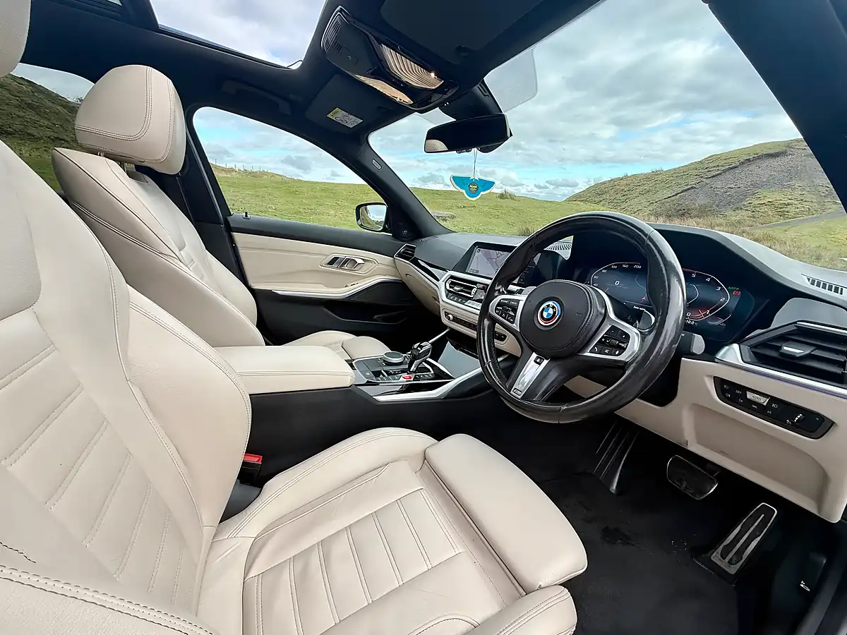 Used 2019 BMW 330d M Sport Blue - Interior and Exterior details 2