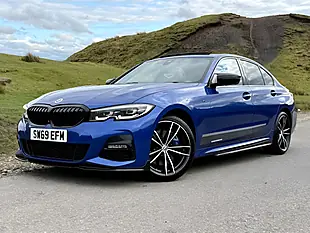 Used 2019 BMW 330d M Sport Blue - Interior and Exterior details 4