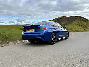 Used 2019 BMW 330d M Sport Blue - Interior and Exterior details 5