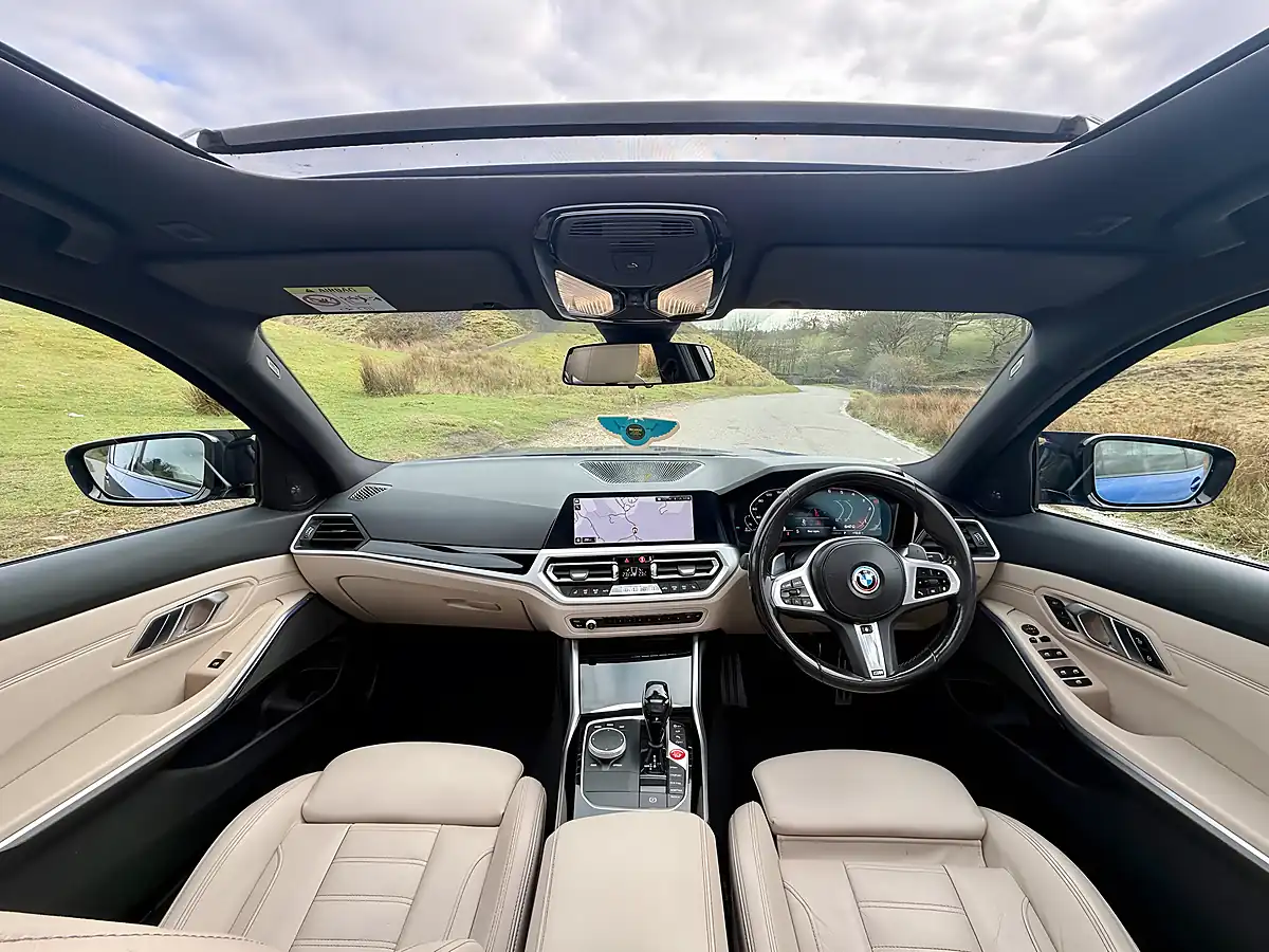 Used 2019 BMW 330d M Sport Blue - Interior and Exterior details 8