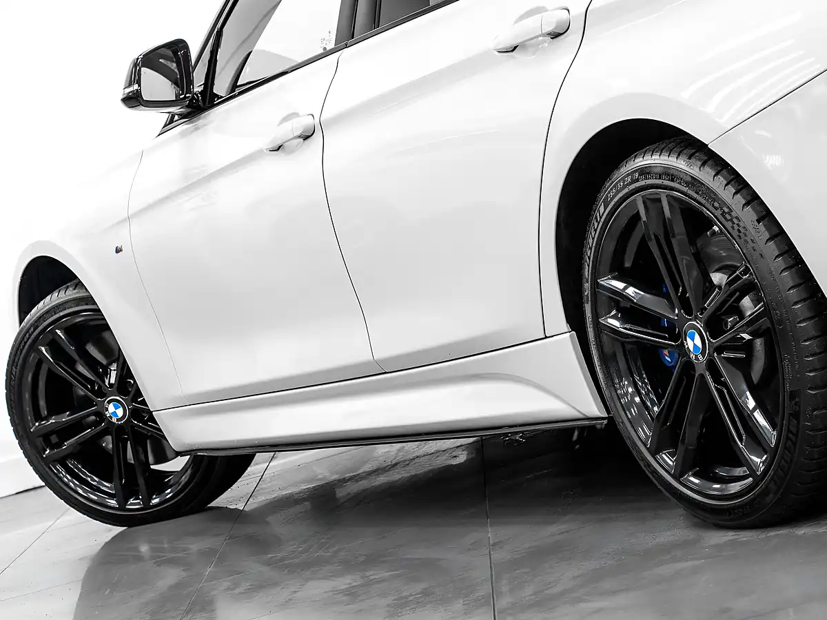 Used 2019 BMW 335d M Sport Shadow Edition Alpine White - Interior and Exterior details 10