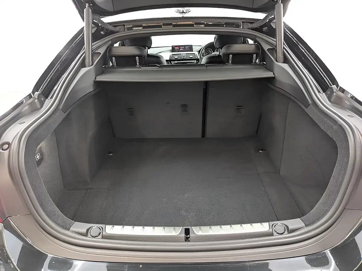 Used 2019 BMW 4 Series Gran Coupe M Sport Black Sapphire - Interior and Exterior details 10