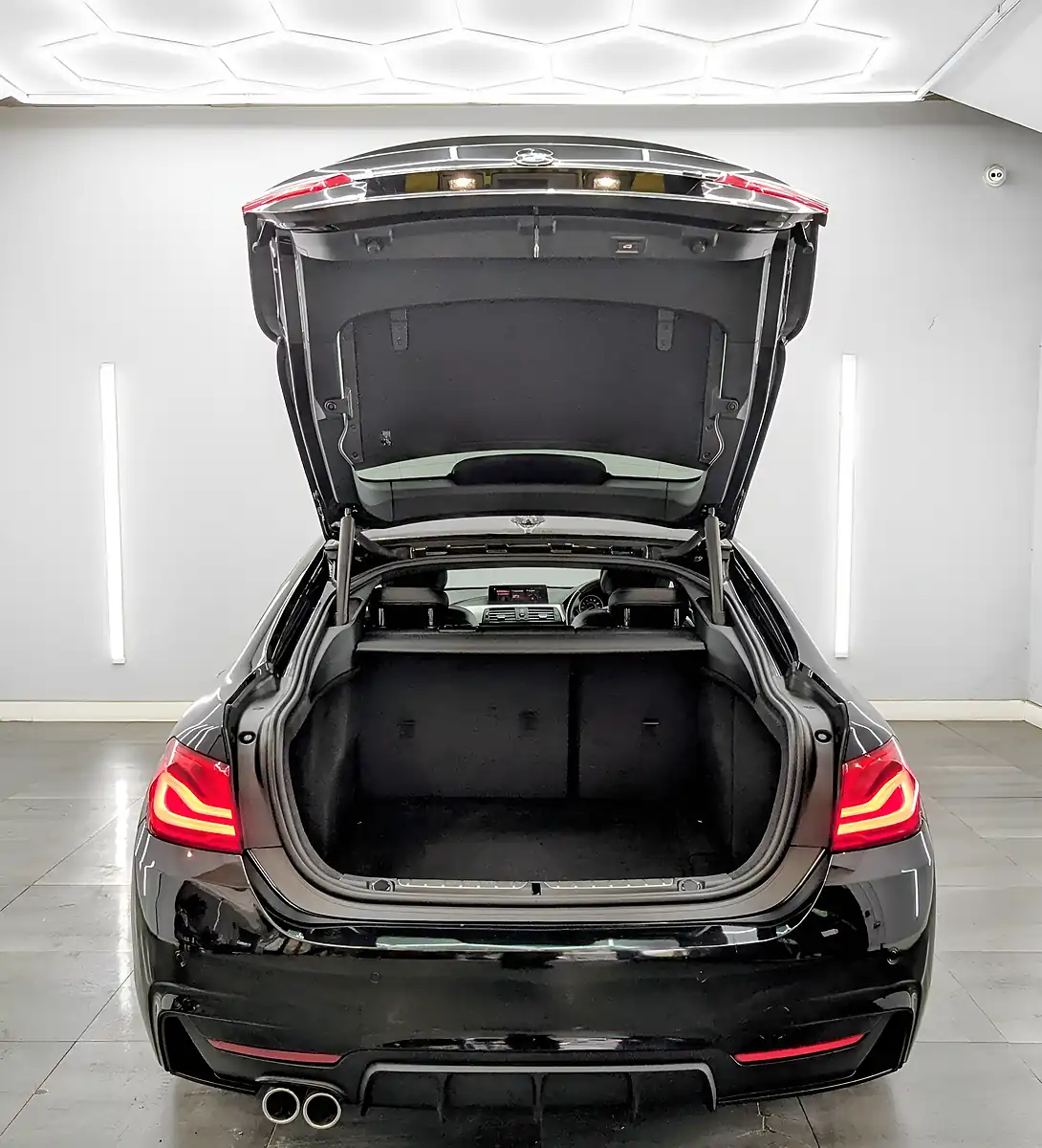 Used 2019 BMW 4 Series Gran Coupe M Sport Black Sapphire - Interior and Exterior details 9