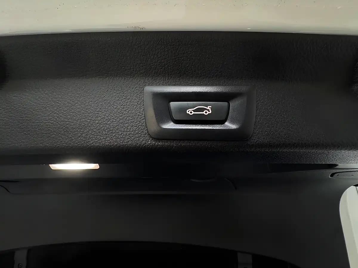 Used 2019 BMW 4 Series Gran Coupe M Sport White - Interior and Exterior details 20