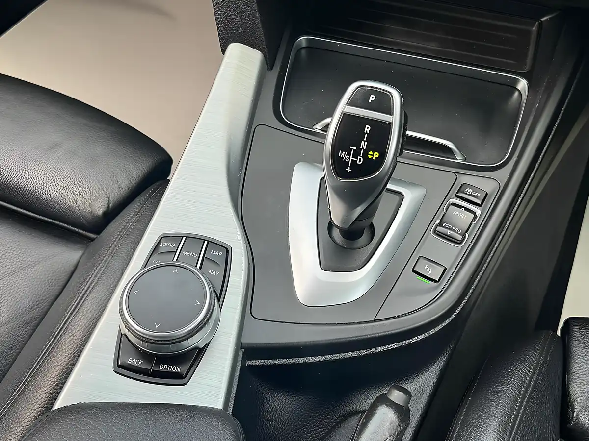 Used 2019 BMW 4 Series Gran Coupe M Sport White - Interior and Exterior details 10