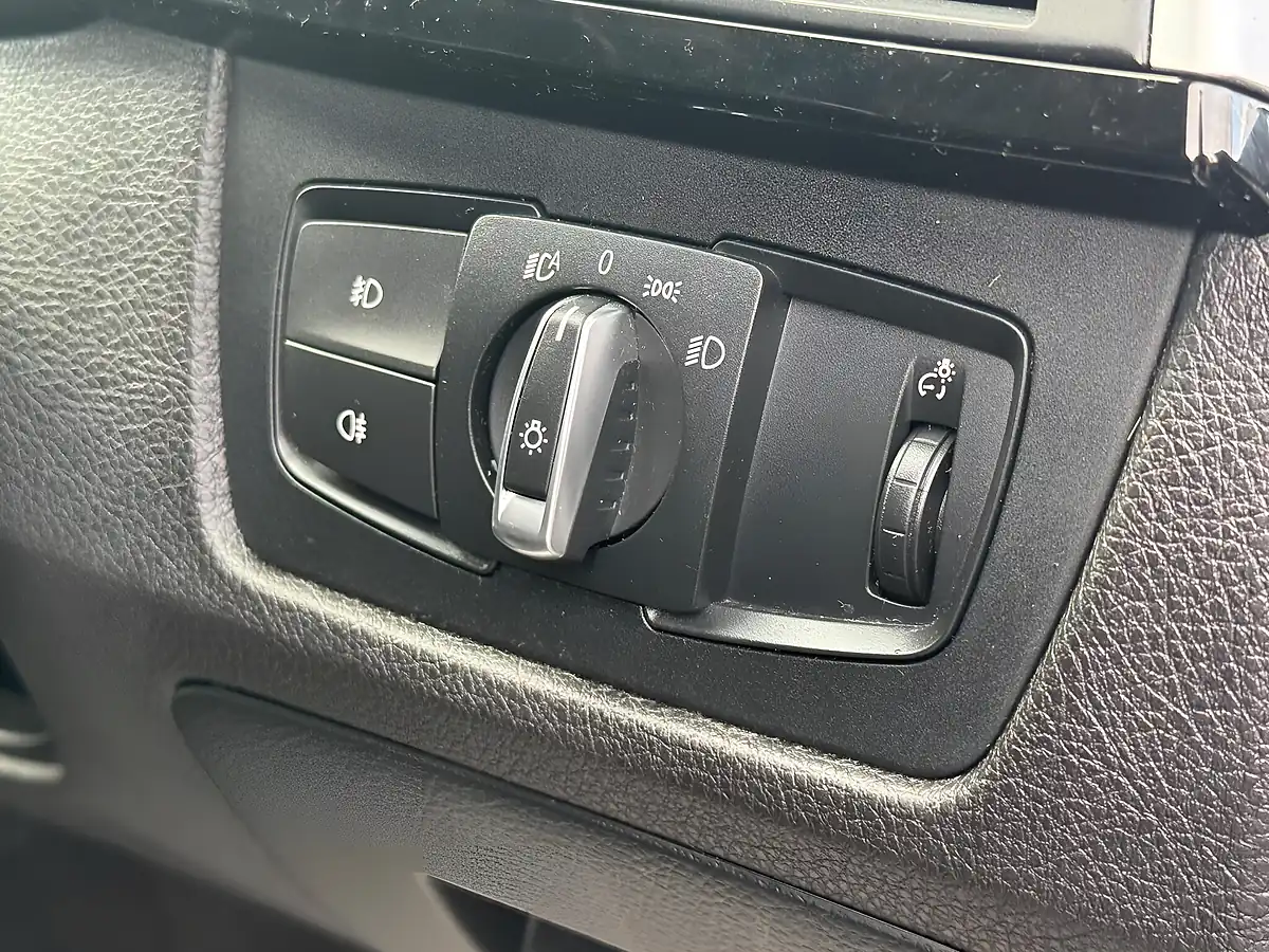 Used 2019 BMW 4 Series Gran Coupe M Sport White - Interior and Exterior details 14