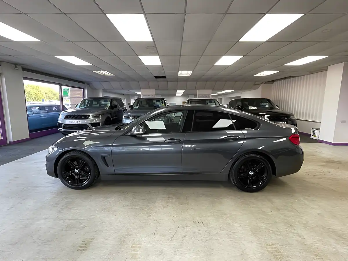 Used 2019 BMW 4 Series Gran Coupe Se Mineral Grey - Interior and Exterior details 10