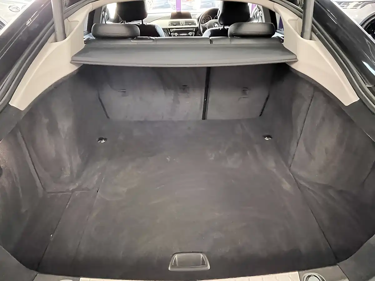Used 2019 BMW 4 Series Gran Coupe Se Mineral Grey - Interior and Exterior details 12