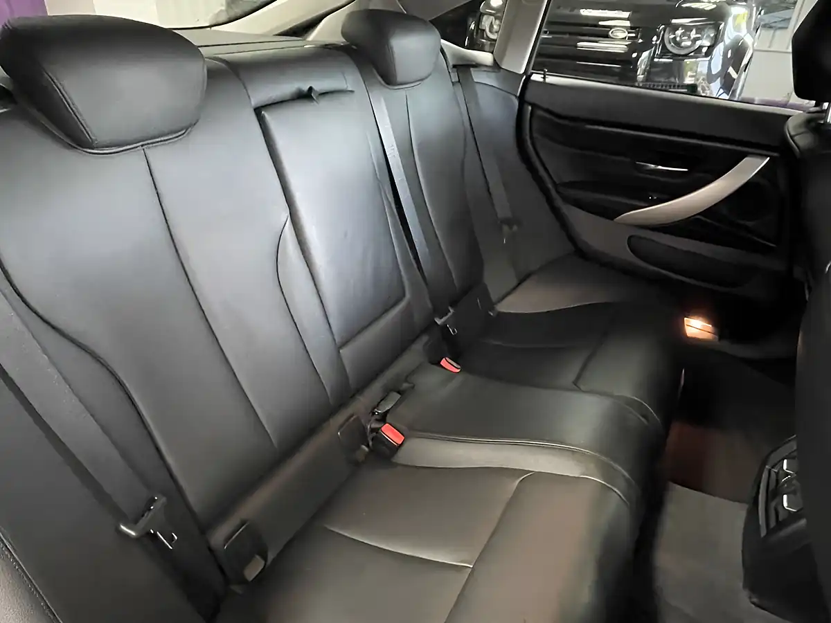 Used 2019 BMW 4 Series Gran Coupe Se Mineral Grey - Interior and Exterior details 15