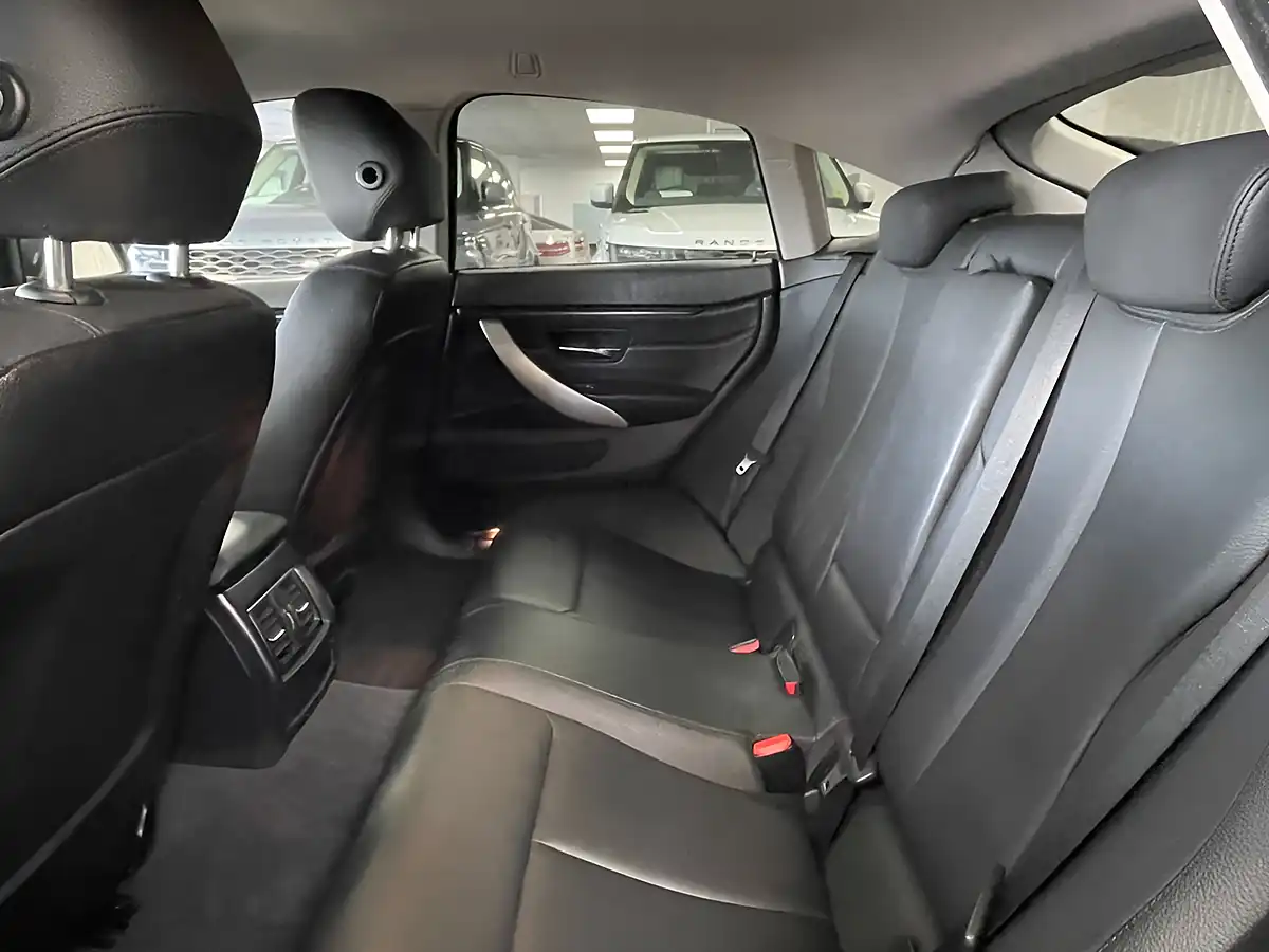 Used 2019 BMW 4 Series Gran Coupe Se Mineral Grey - Interior and Exterior details 16