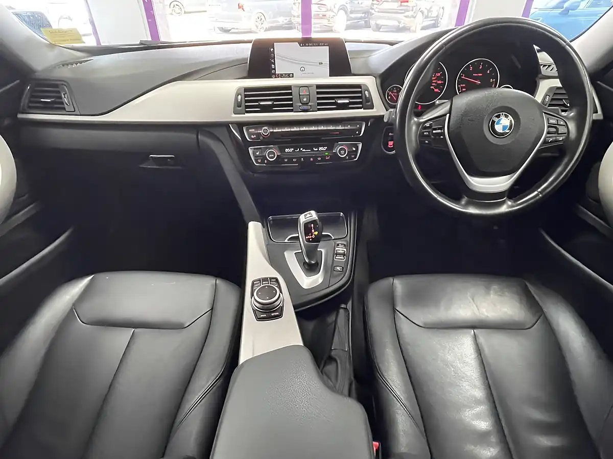Used 2019 BMW 4 Series Gran Coupe Se Mineral Grey - Interior and Exterior details 2