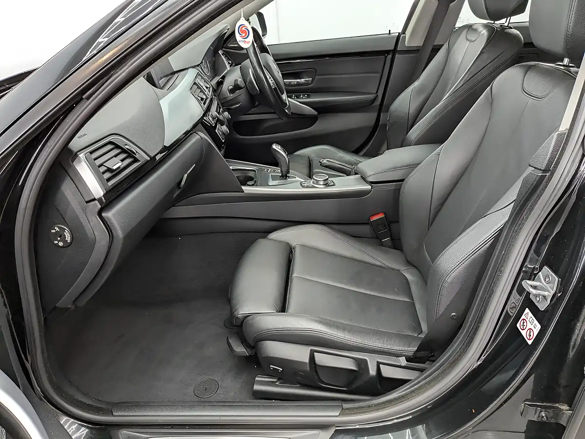 Used 2019 BMW 4 Series Gran Coupe Sport Black - Interior and Exterior details 15
