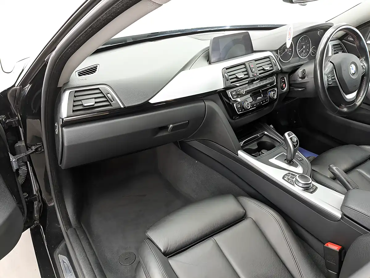 Used 2019 BMW 4 Series Gran Coupe Sport Black - Interior and Exterior details 16