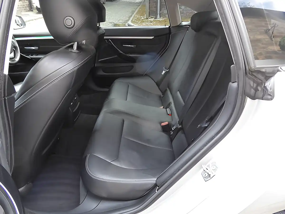 Used 2019 BMW 4 Series Gran Coupe Sport Silver - Interior and Exterior details 16
