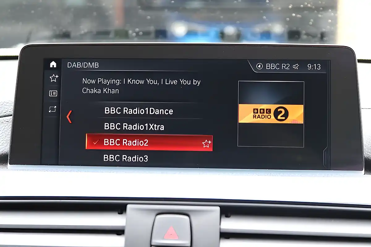 Used 2019 BMW 4 Series M Sport Alpine White - Interior and Exterior details 10