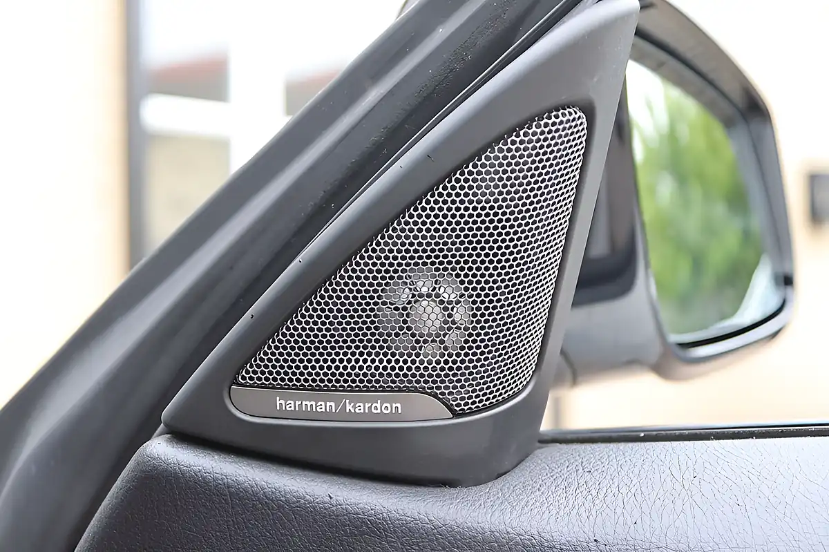 Used 2019 BMW 4 Series M Sport Alpine White - Interior and Exterior details 20