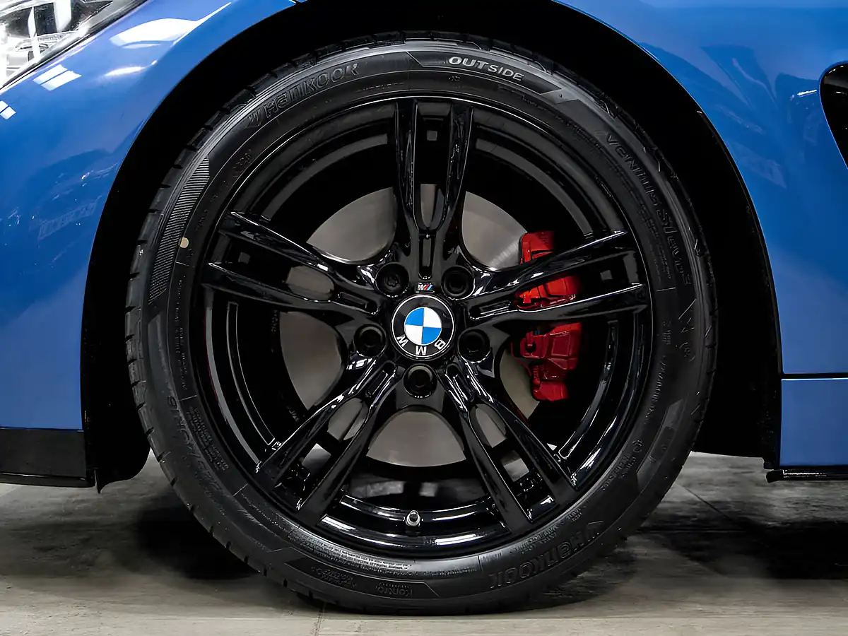 Used 2019 BMW 4 Series M Sport Estoril Blue - Interior and Exterior details 9