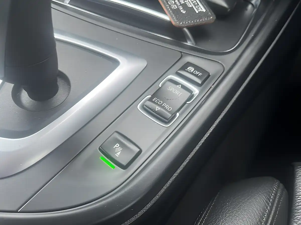 Used 2019 BMW 4 Series M Sport Silver - Interior and Exterior details 17