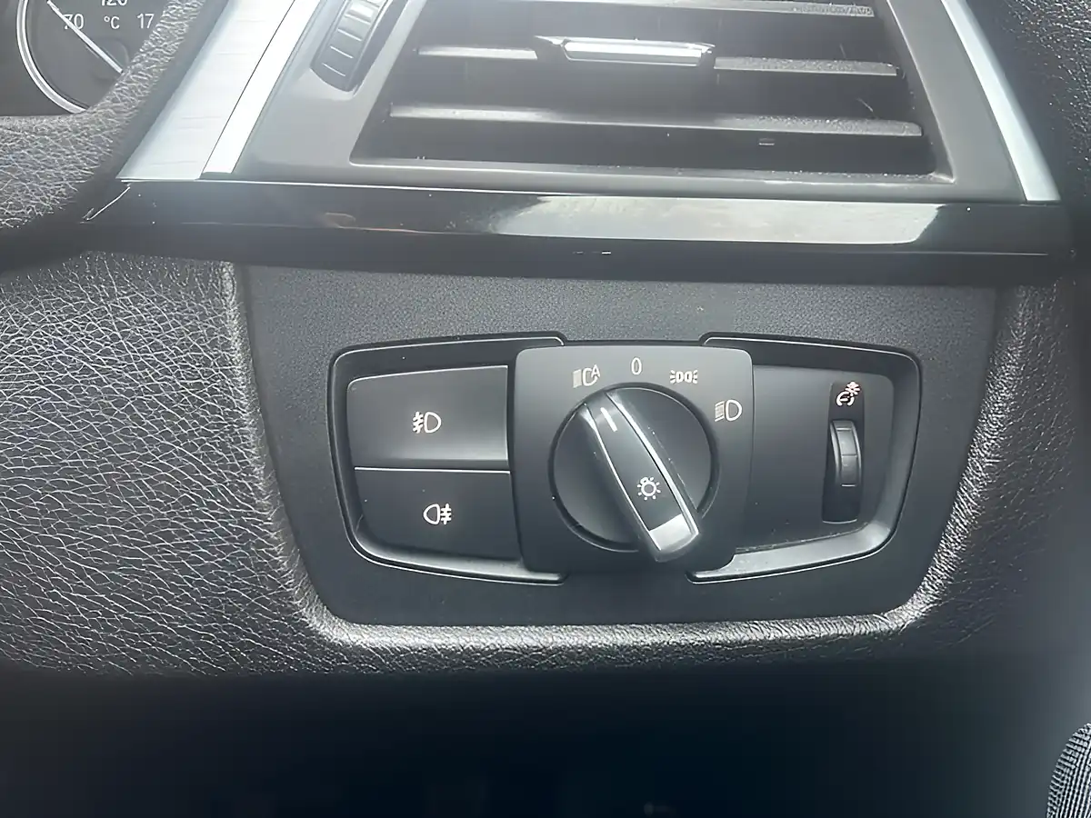 Used 2019 BMW 4 Series M Sport Silver - Interior and Exterior details 19