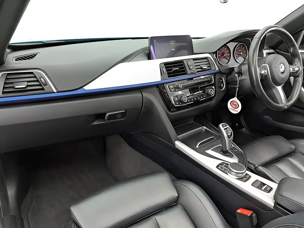 Used 2019 BMW 4 Series M Sport Snapper Rocks Blue - Interior and Exterior details 11