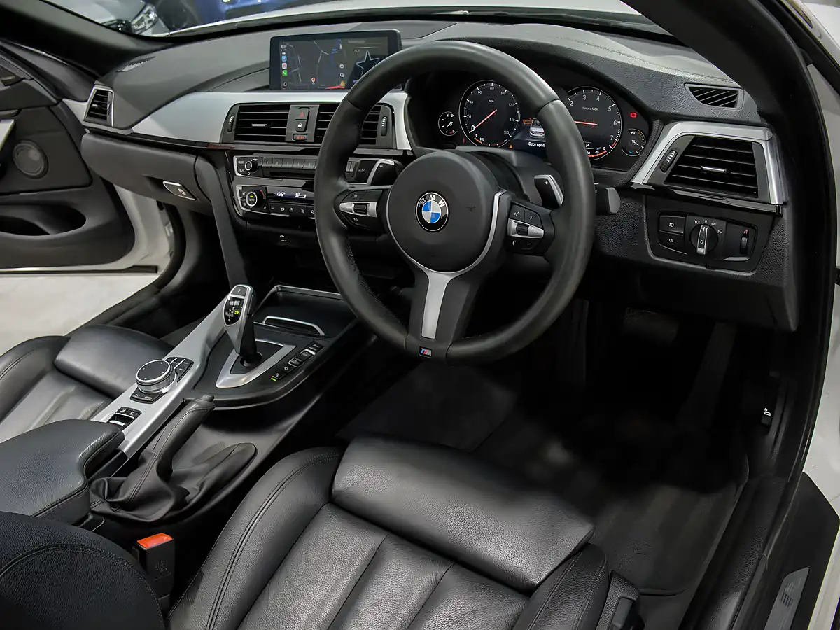 Used 2019 BMW 4 Series M Sport White - Interior and Exterior details 10