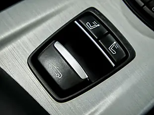 Used 2019 BMW 4 Series M Sport White - Interior and Exterior details 15