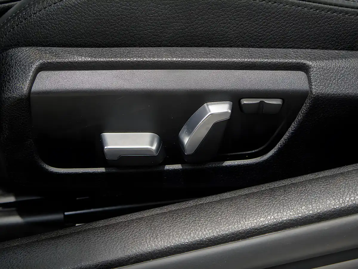 Used 2019 BMW 4 Series M Sport White - Interior and Exterior details 16
