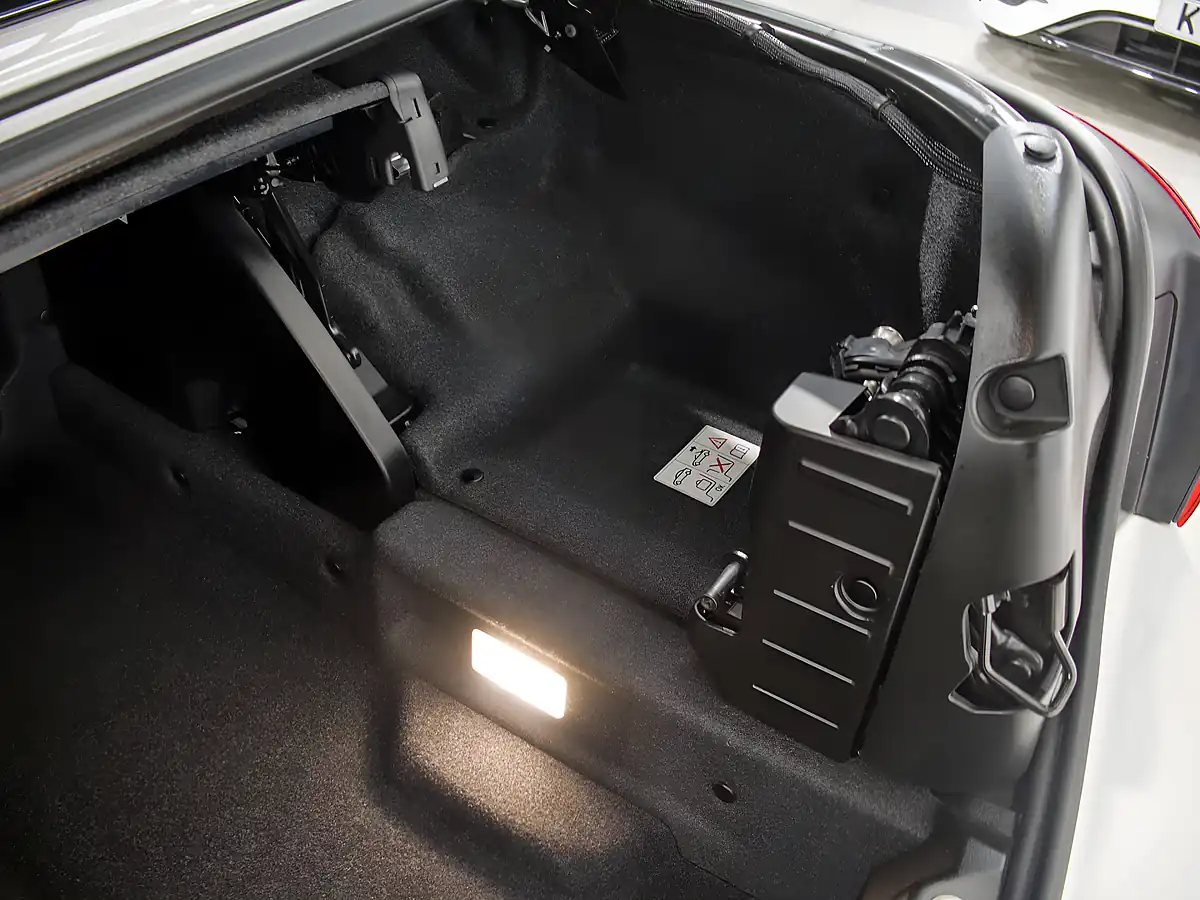 Used 2019 BMW 4 Series M Sport White - Interior and Exterior details 19