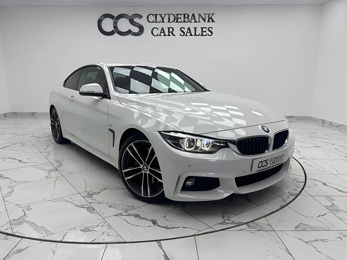 Used 2019 BMW 4 Series M Sport White - Front View