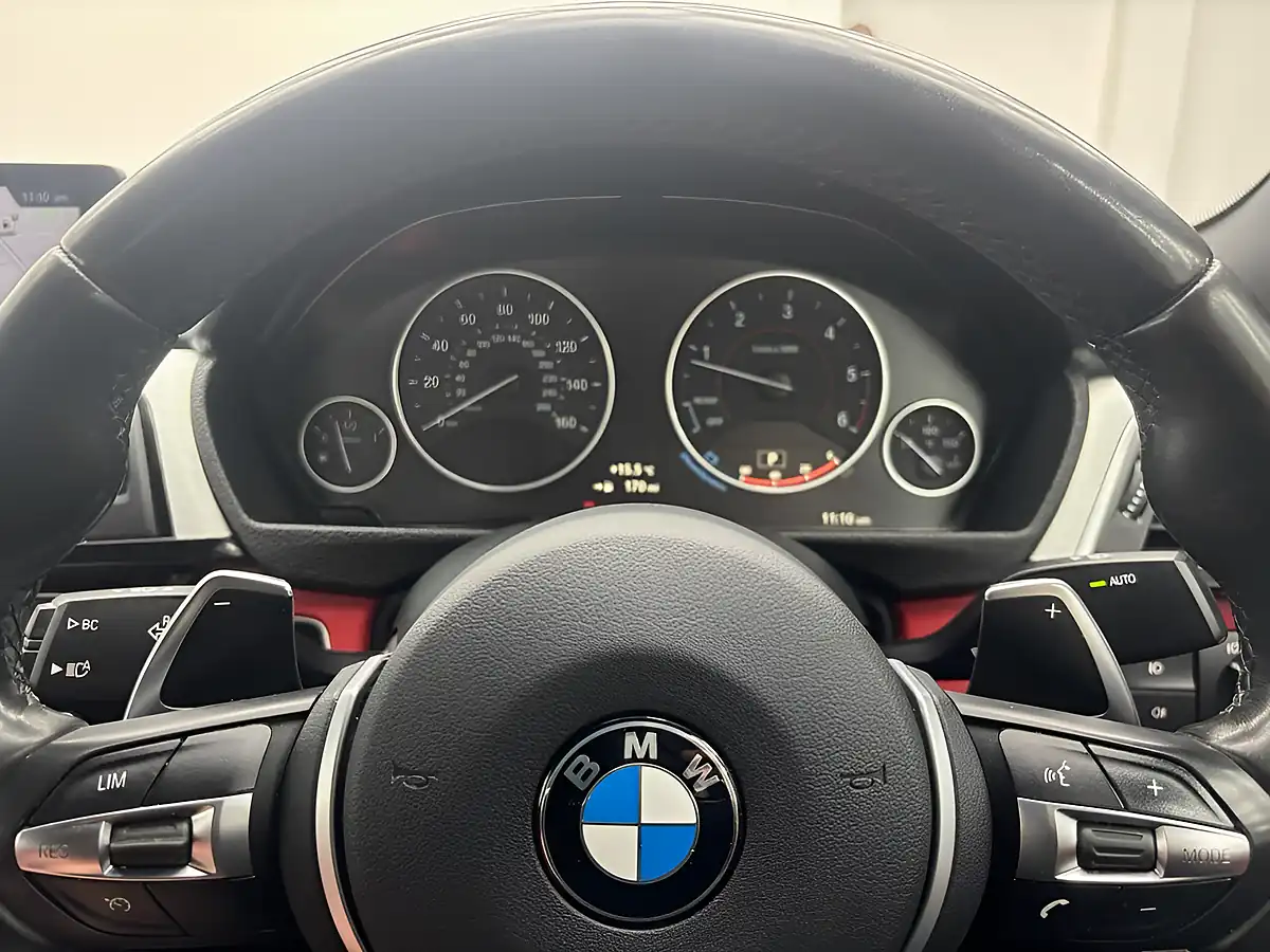 Used 2019 BMW 4 Series M Sport White - Interior and Exterior details 16