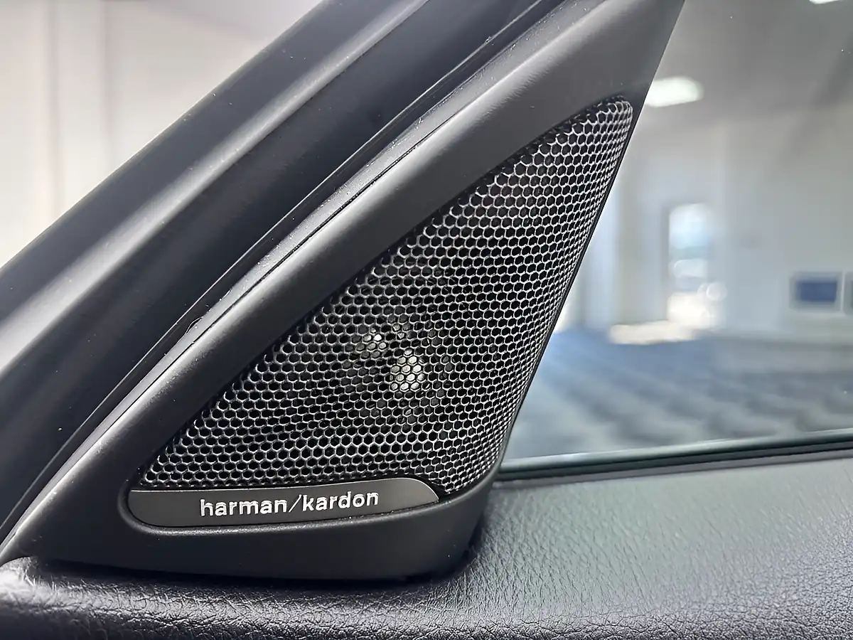 Used 2019 BMW 4 Series M Sport White - Interior and Exterior details 17