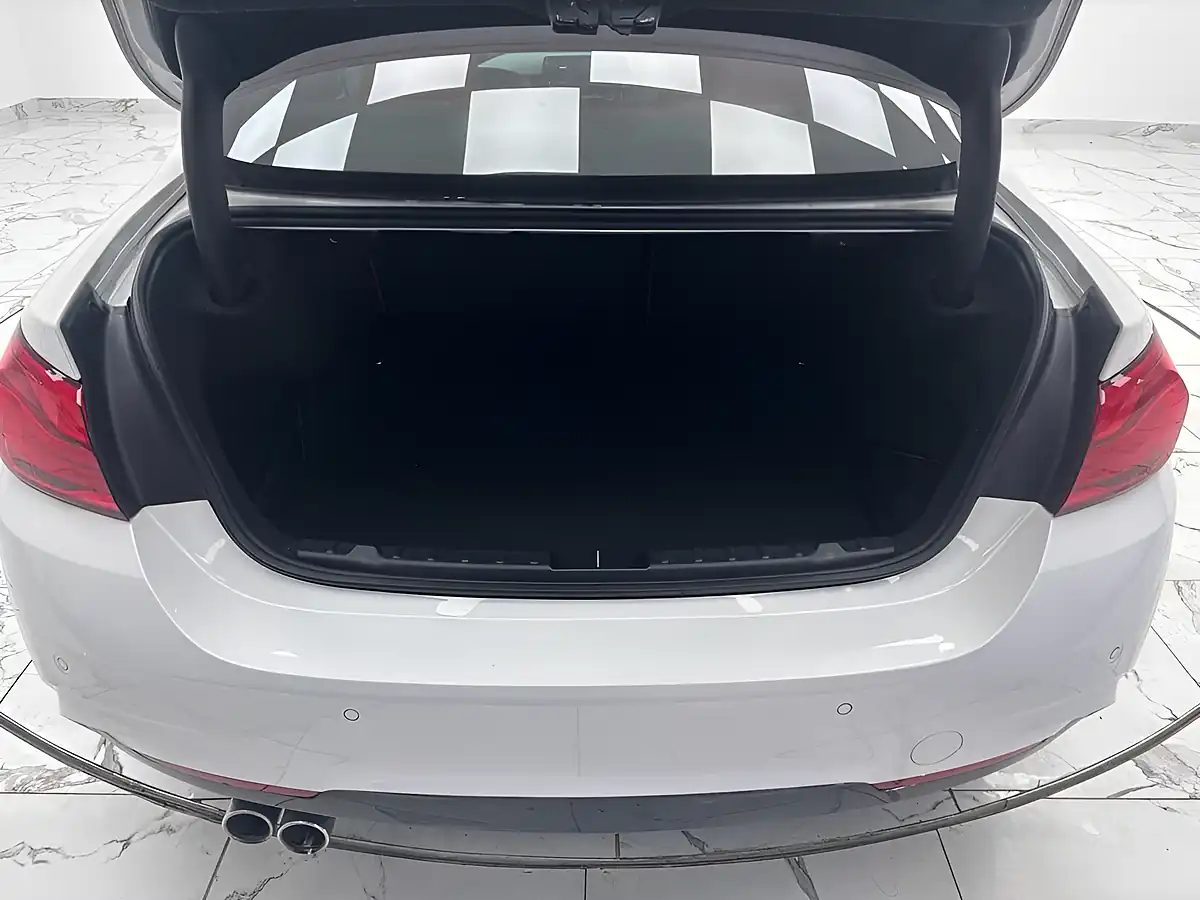 Used 2019 BMW 4 Series M Sport White - Interior and Exterior details 20