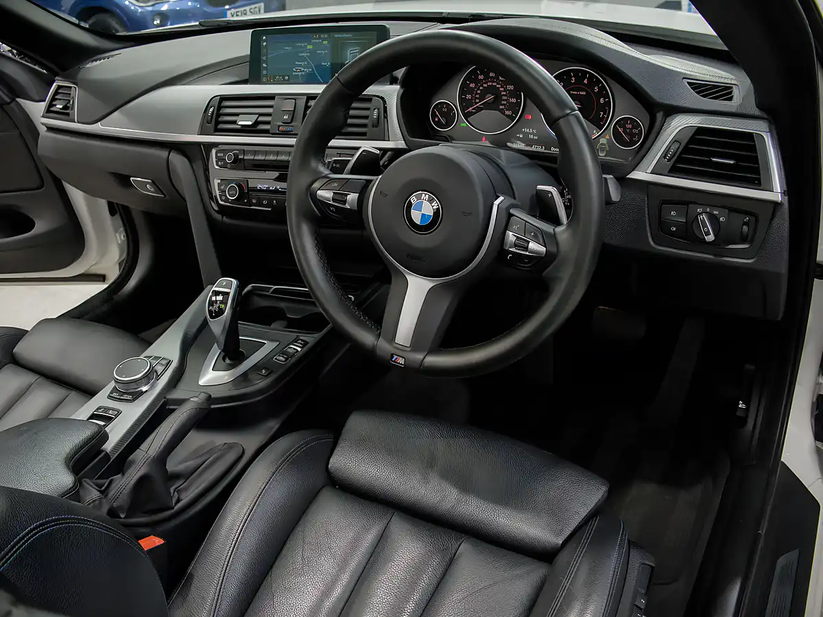 Used 2019 BMW 4 Series M Sport White - Interior and Exterior details 10