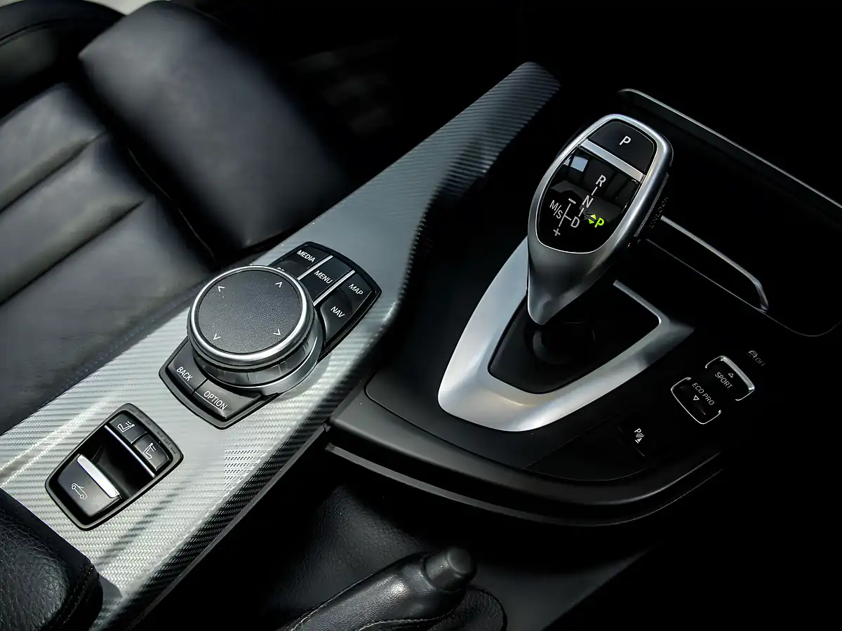 Used 2019 BMW 4 Series M Sport White - Interior and Exterior details 15