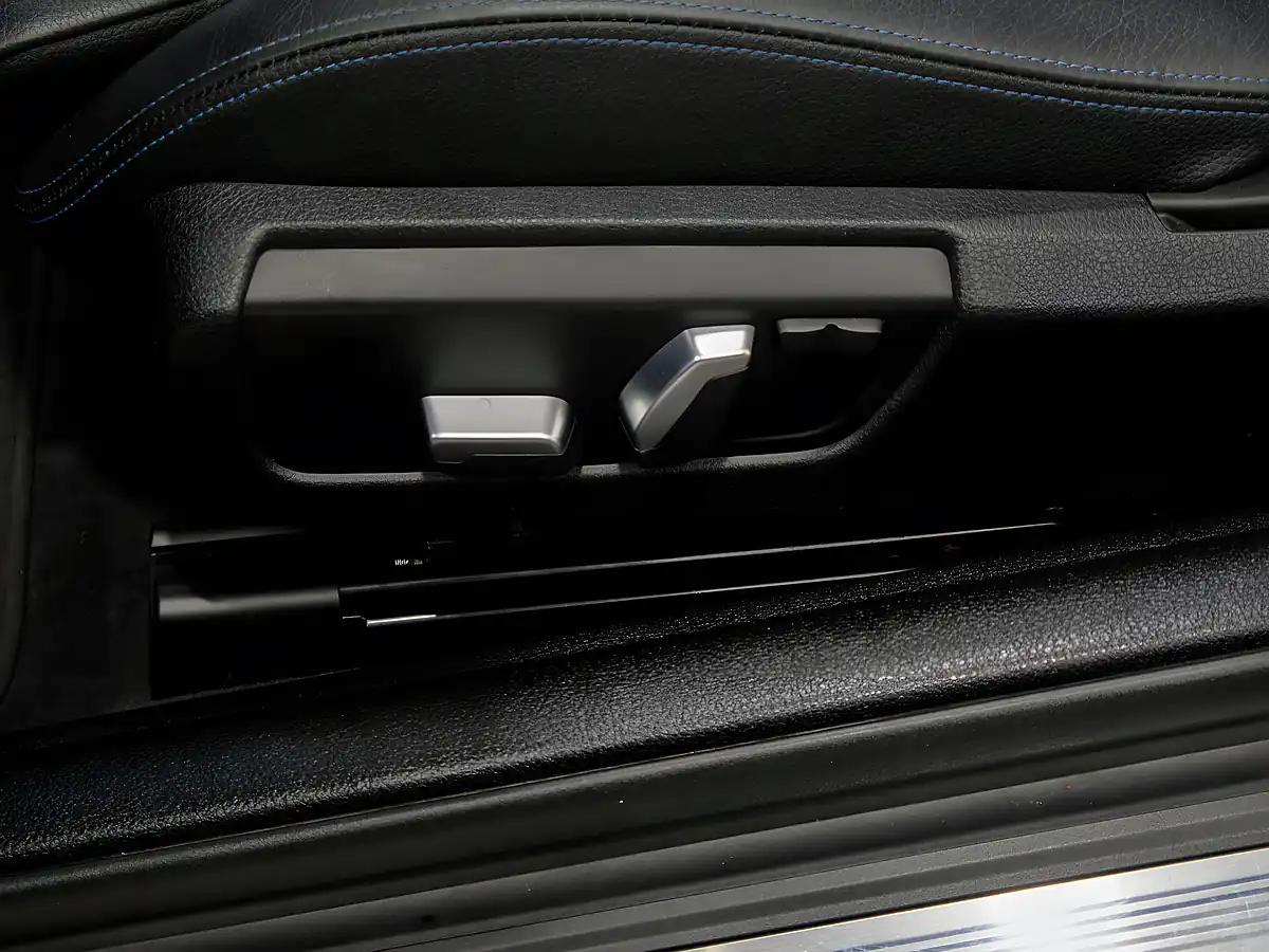Used 2019 BMW 4 Series M Sport White - Interior and Exterior details 16