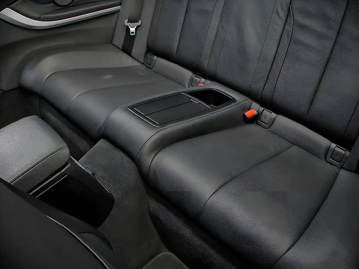 Used 2019 BMW 4 Series M Sport White - Interior and Exterior details 17