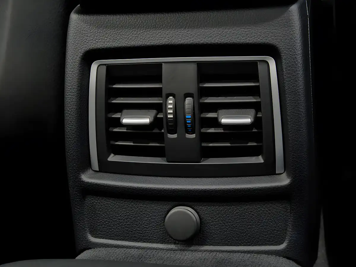 Used 2019 BMW 4 Series M Sport White - Interior and Exterior details 18