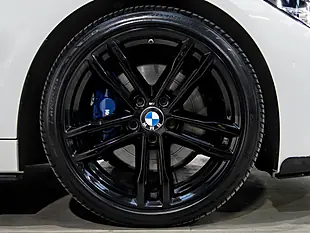 Used 2019 BMW 4 Series M Sport White - Interior and Exterior details 9