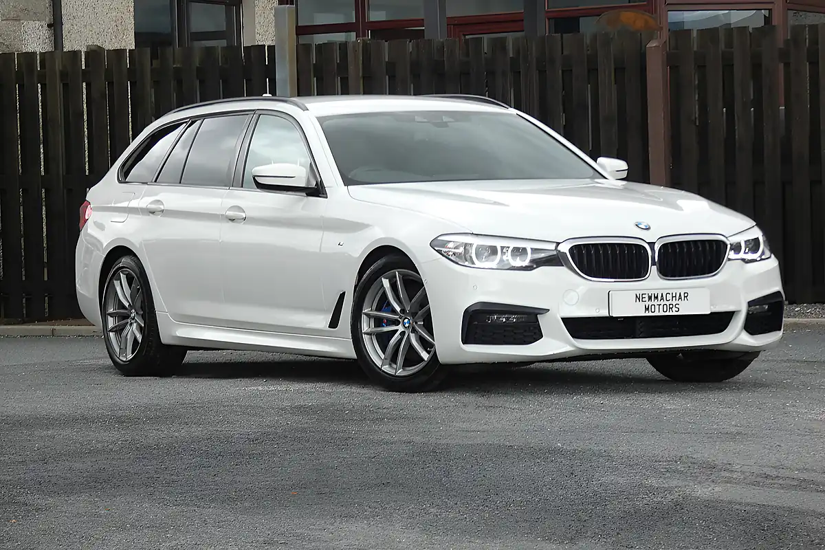 Used 2019 BMW 5 Series M Sport Alpine White - Front View
