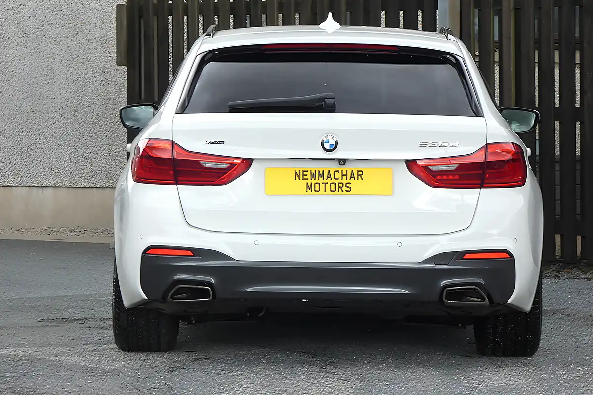Used 2019 BMW 5 Series M Sport Alpine White - Interior and Exterior details 3