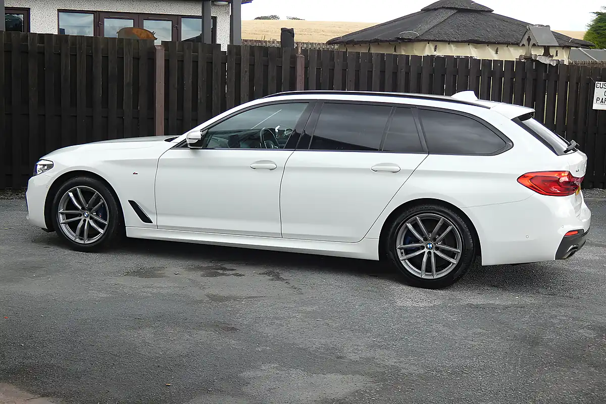 Used 2019 BMW 5 Series M Sport Alpine White - Interior and Exterior details 5