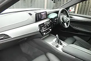 Used 2019 BMW 5 Series M Sport Alpine White - Interior and Exterior details 7