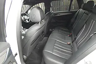 Used 2019 BMW 5 Series M Sport Alpine White - Interior and Exterior details 8