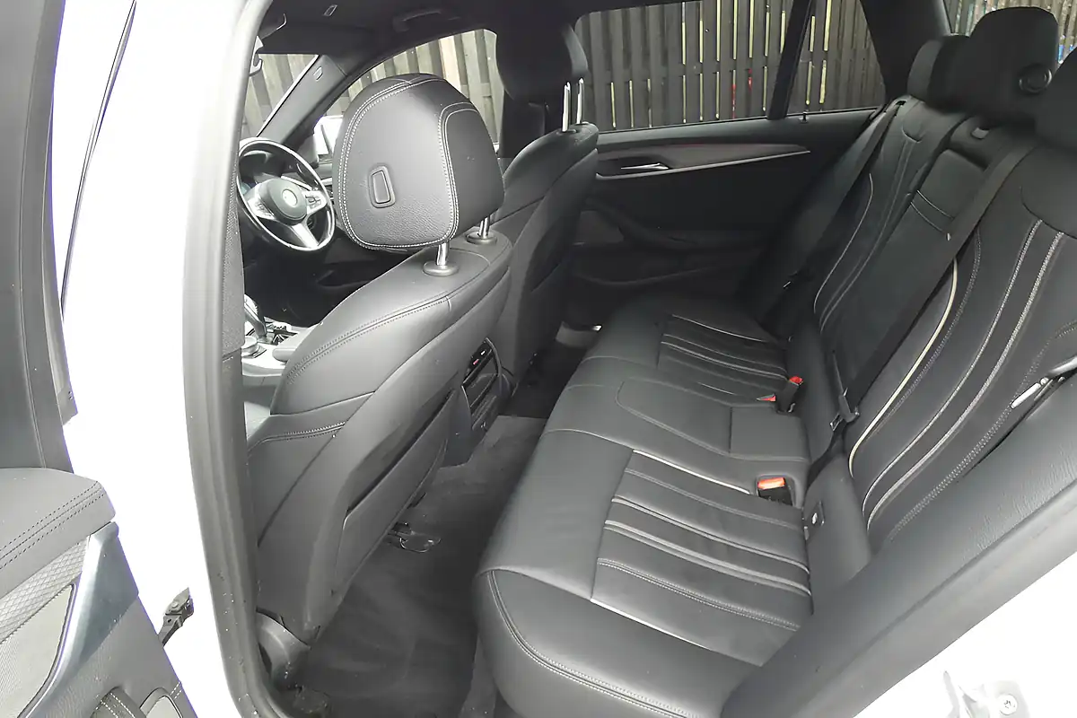 Used 2019 BMW 5 Series M Sport Alpine White - Interior and Exterior details 8