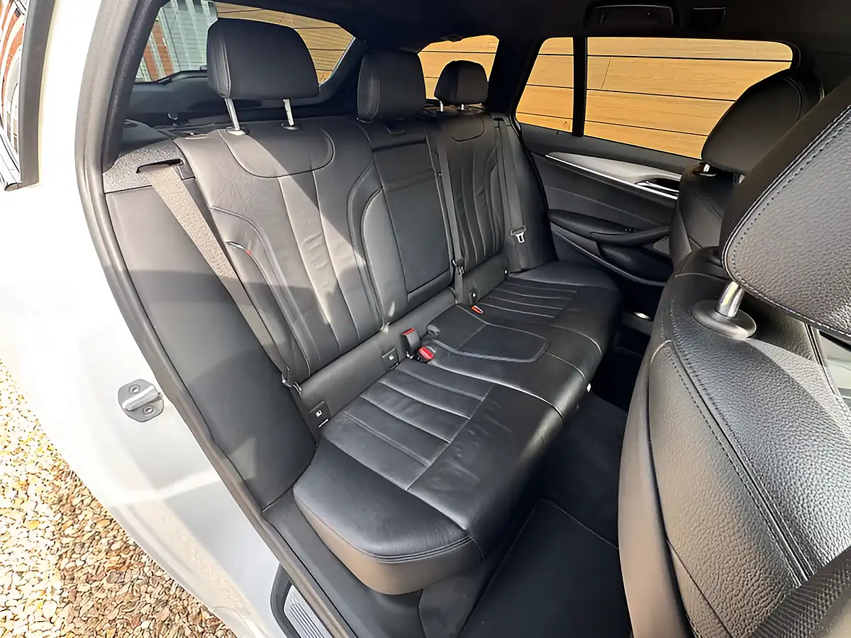 Used 2019 BMW 5 Series M Sport Alpine White - Interior and Exterior details 14