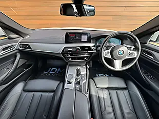 Used 2019 BMW 5 Series M Sport Alpine White - Interior and Exterior details 16