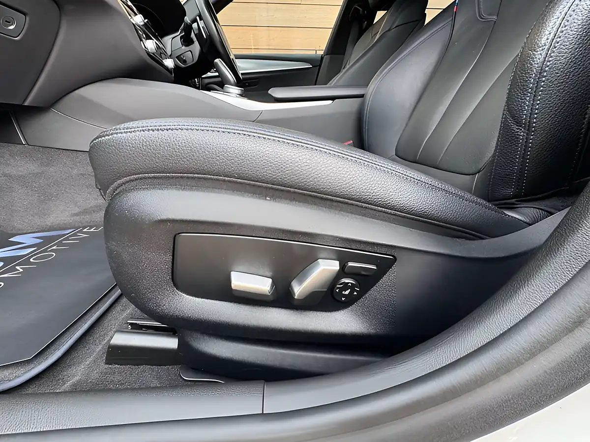 Used 2019 BMW 5 Series M Sport Alpine White - Interior and Exterior details 20